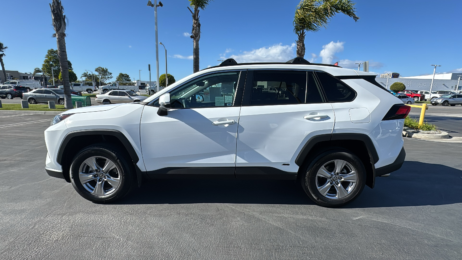 2022 Toyota RAV4 Hybrid LE 6