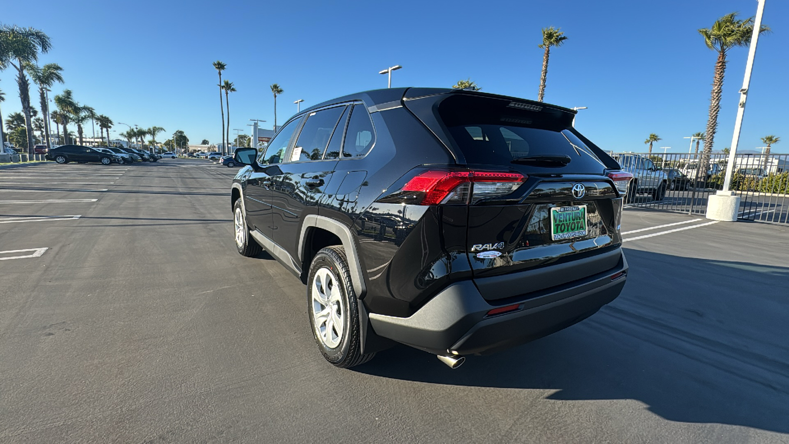 2024 Toyota RAV4 LE 5