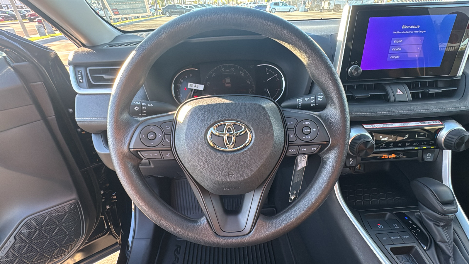 2024 Toyota RAV4 LE 16