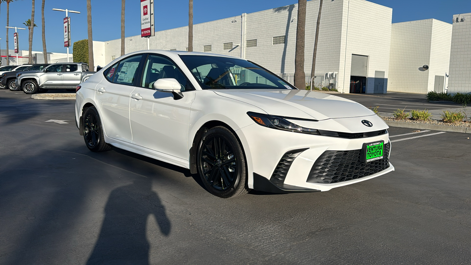 2025 Toyota Camry SE 1