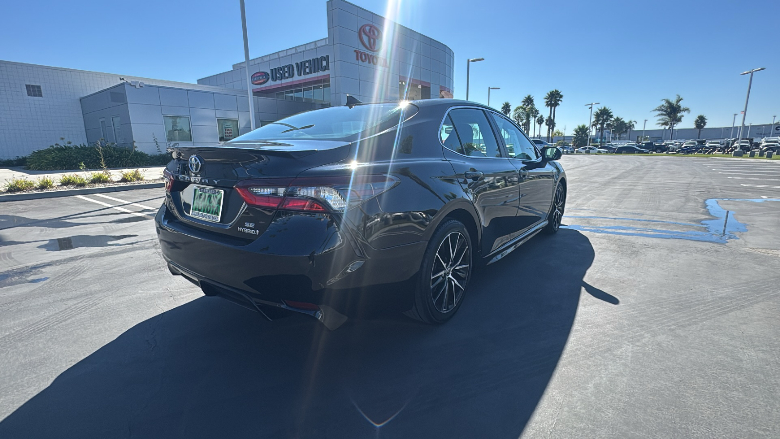 2021 Toyota Camry Hybrid SE 3