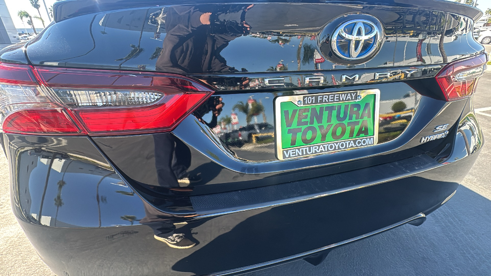 2021 Toyota Camry Hybrid SE 26