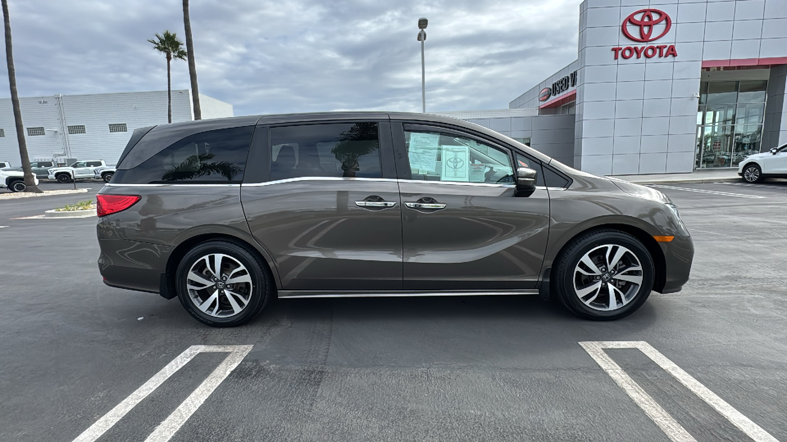 2022 Honda Odyssey Touring 2