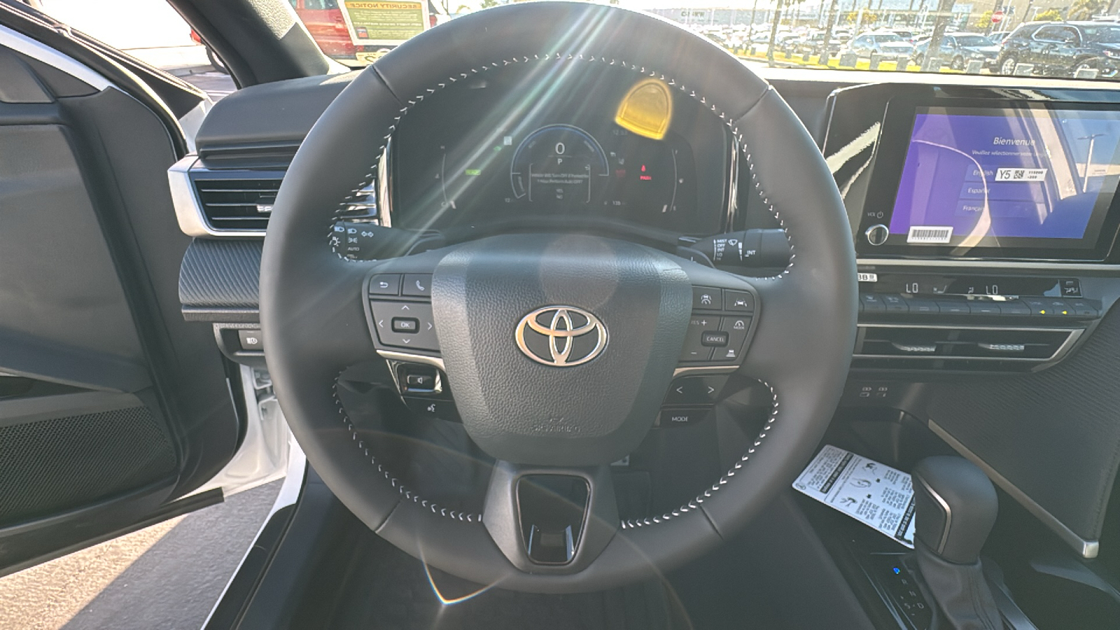 2025 Toyota Camry SE 16