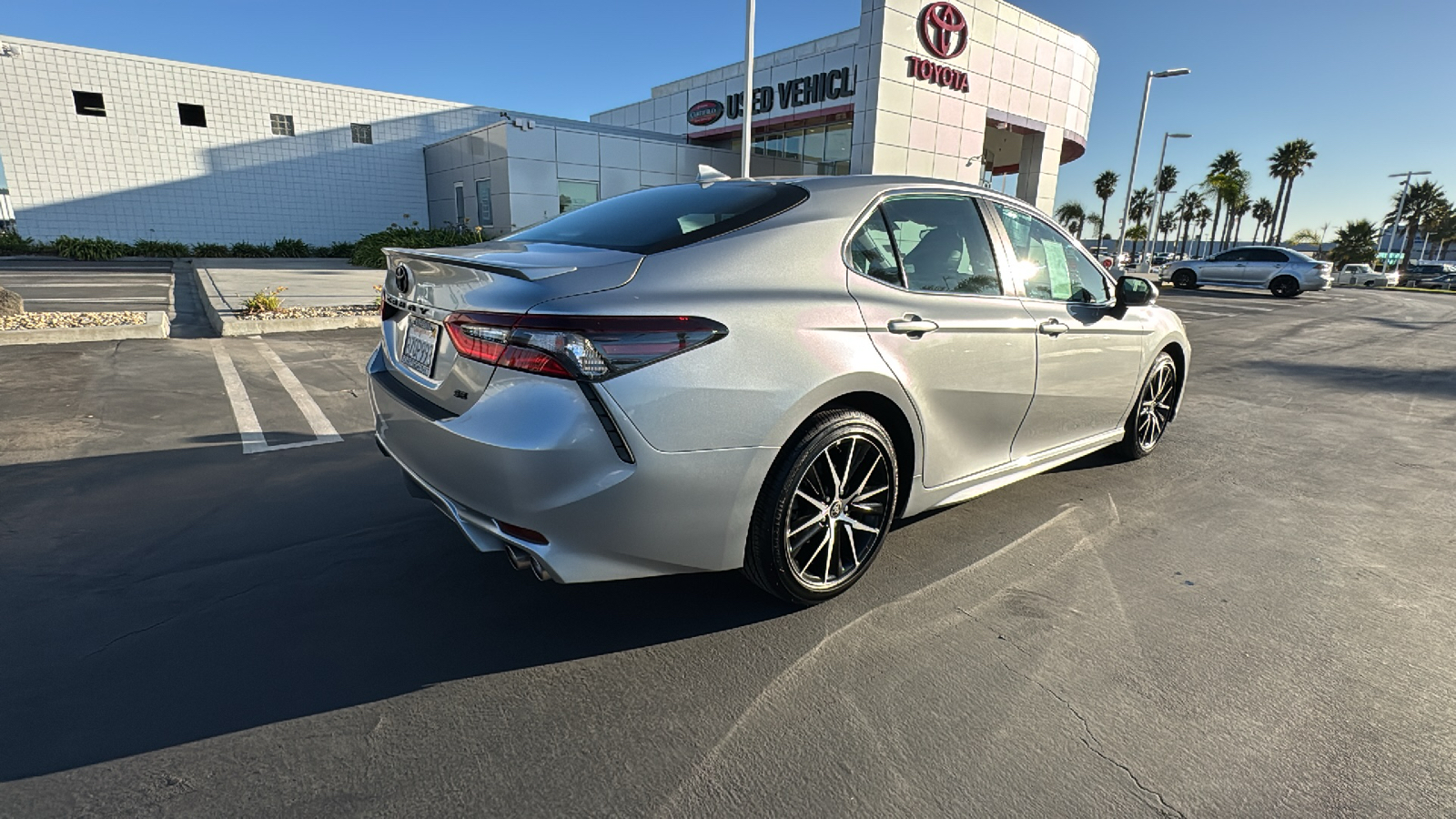 2022 Toyota Camry SE 3