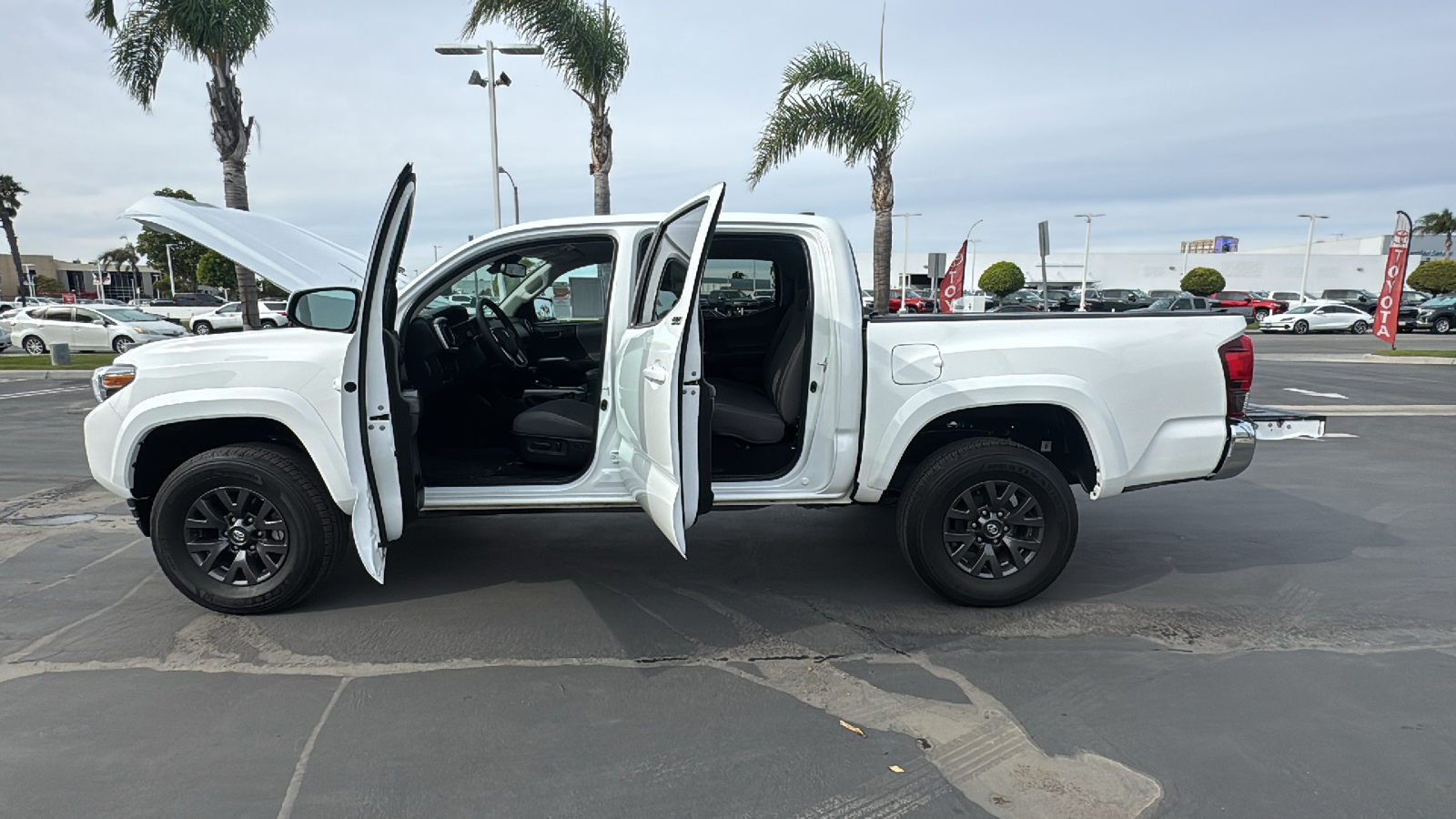 2023 Toyota Tacoma SR5 Double Cab 5 Bed V6 AT 11