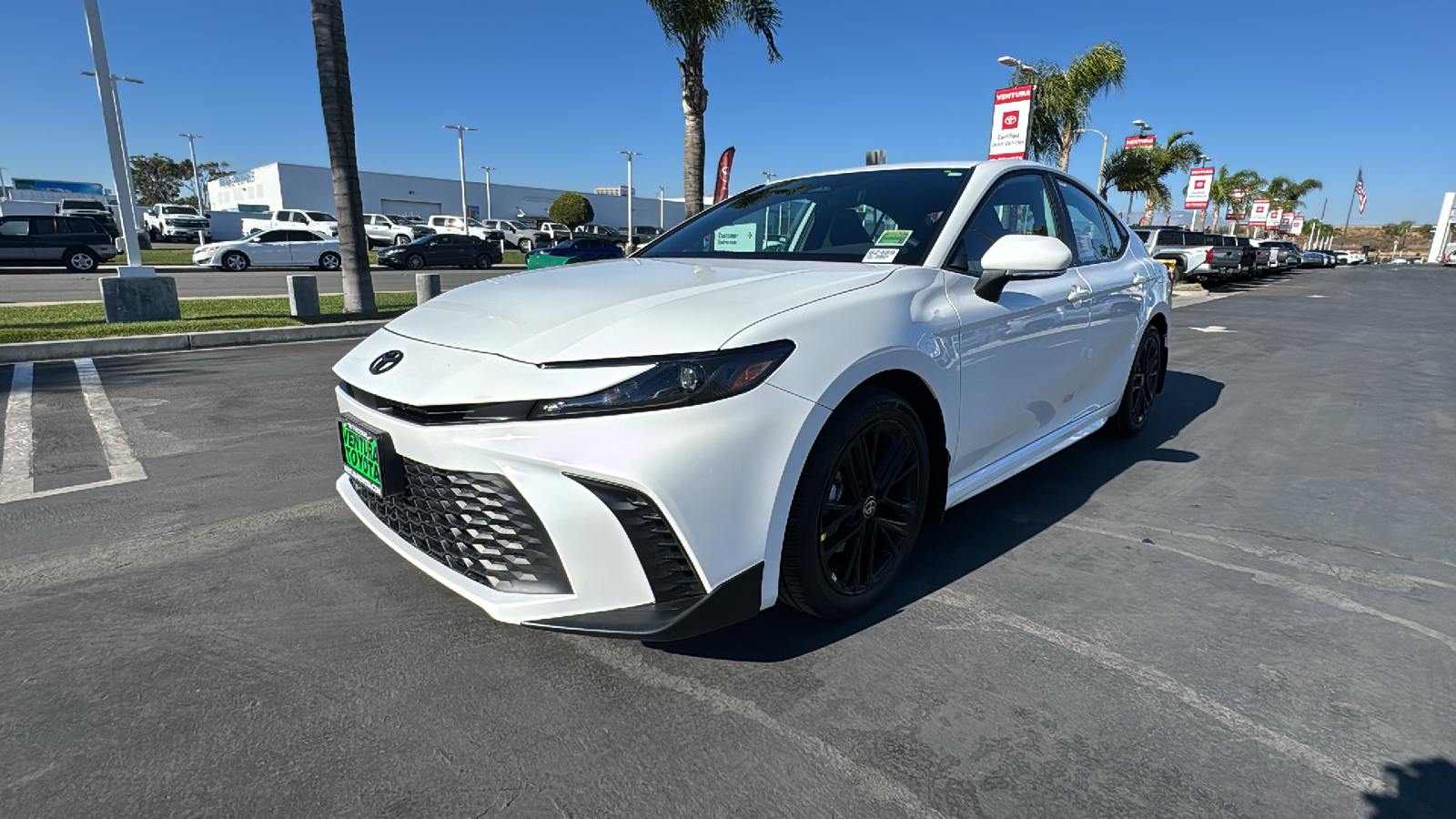 2025 Toyota Camry SE 7