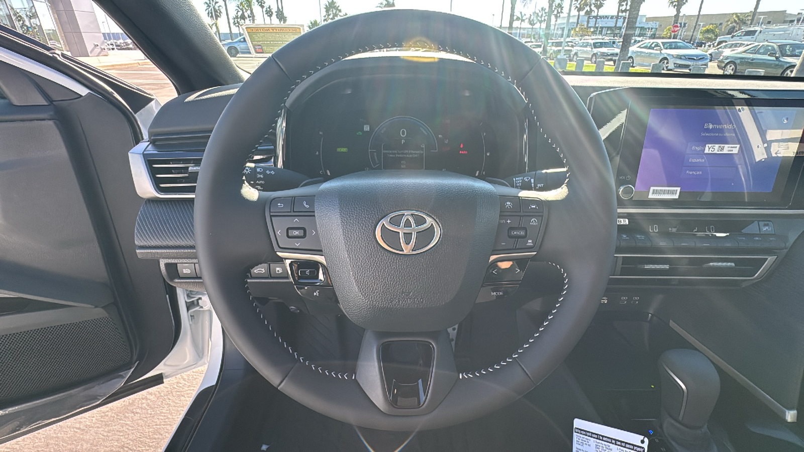 2025 Toyota Camry SE 16