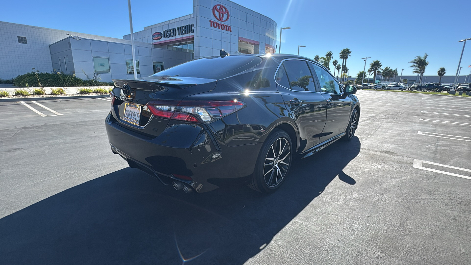 2022 Toyota Camry SE 3