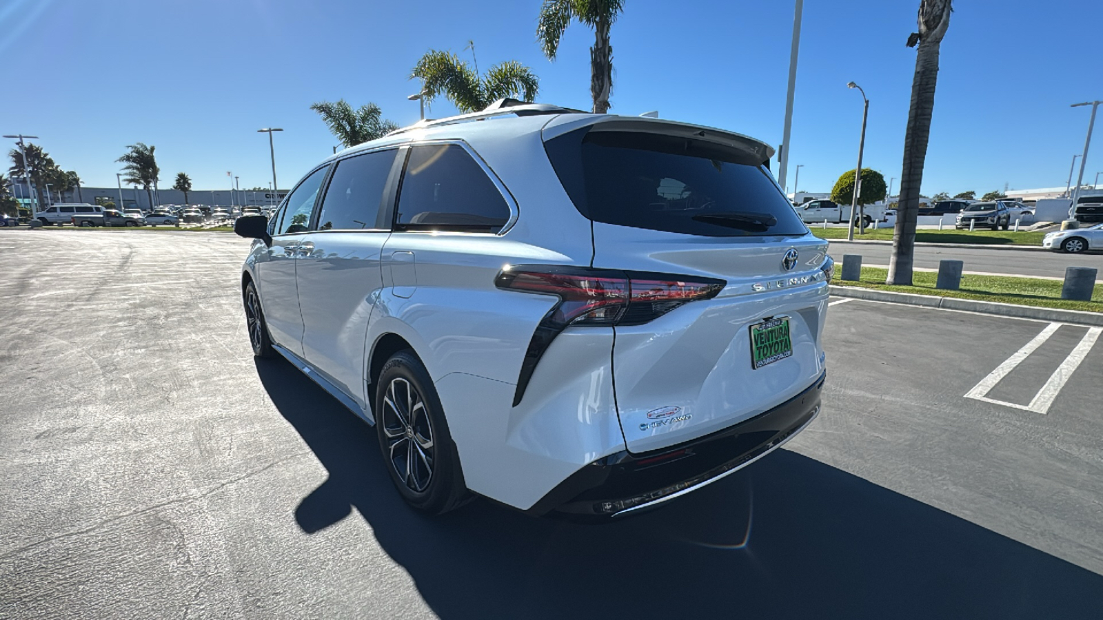 2025 Toyota Sienna Platinum 5