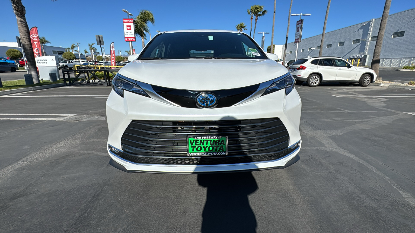 2025 Toyota Sienna Platinum 8