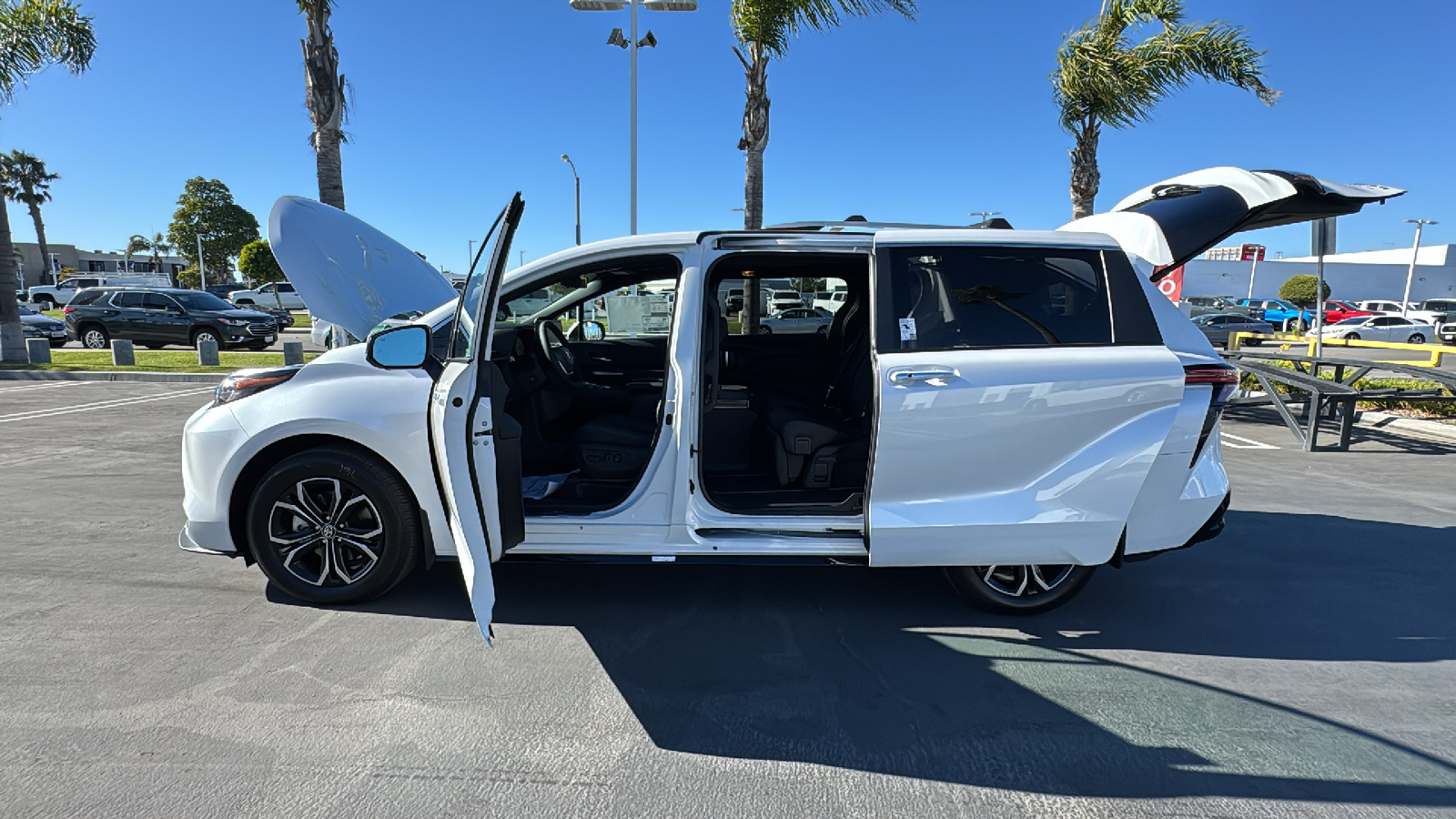 2025 Toyota Sienna Platinum 11