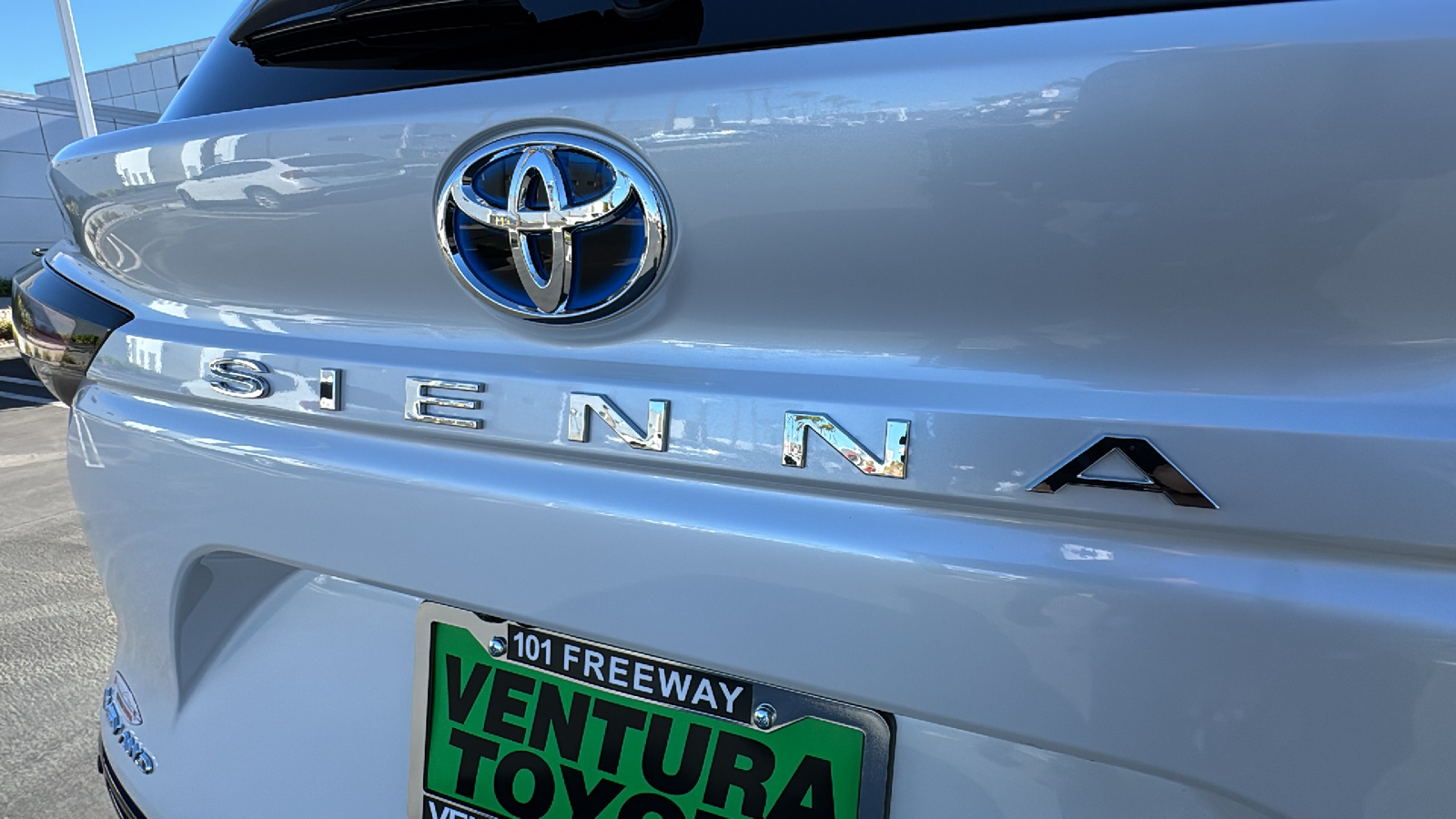 2025 Toyota Sienna Platinum 28