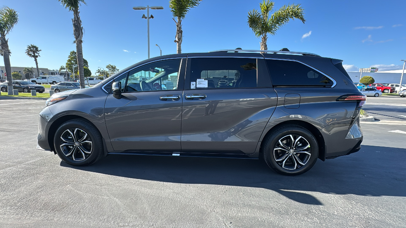 2025 Toyota Sienna Platinum 6