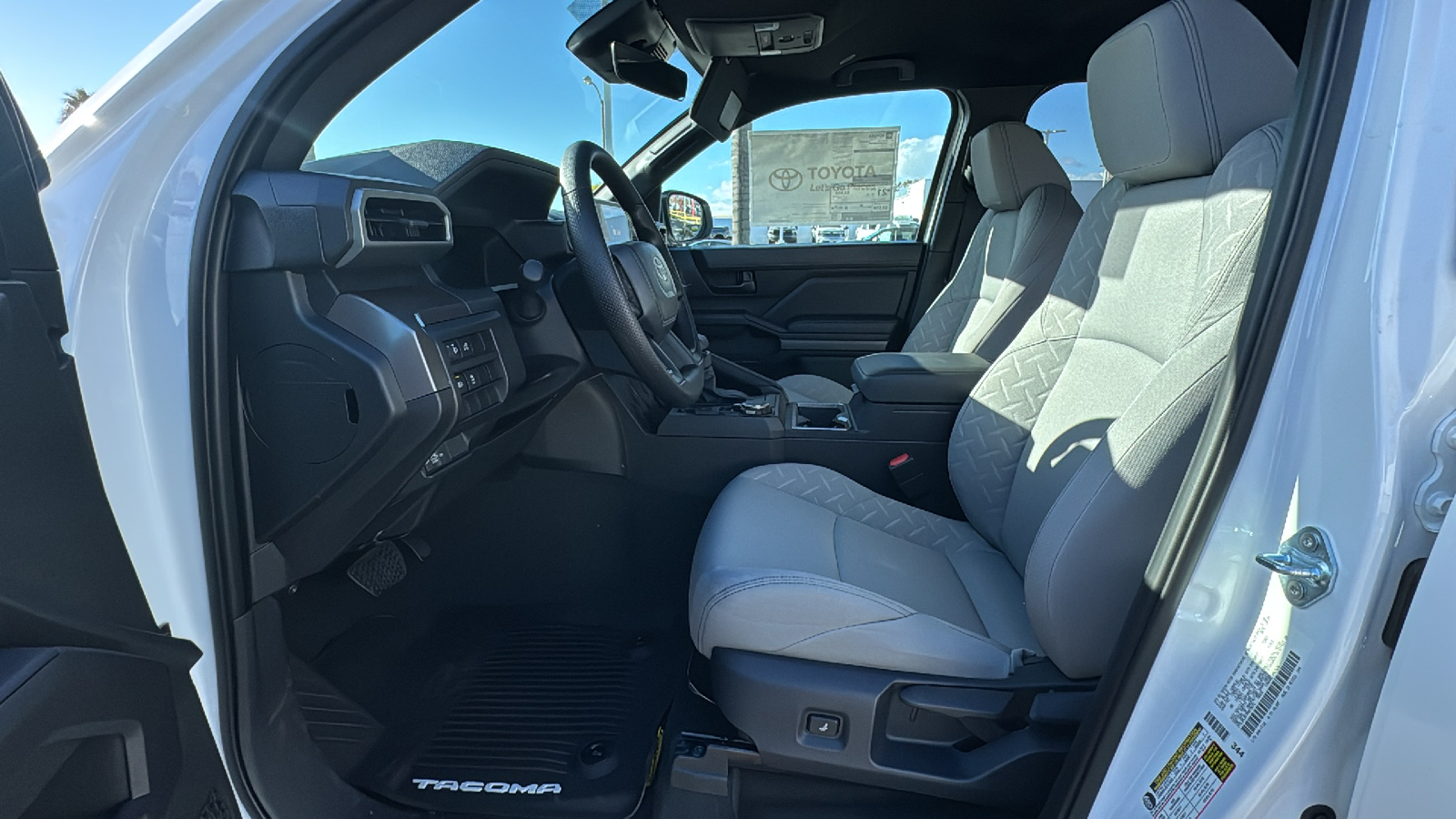 2024 Toyota Tacoma SR5 Double Cab 5 Bed AT 12