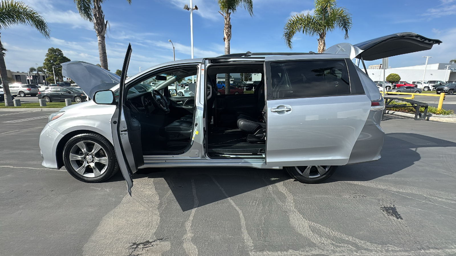 2016 Toyota Sienna SE Premium 11