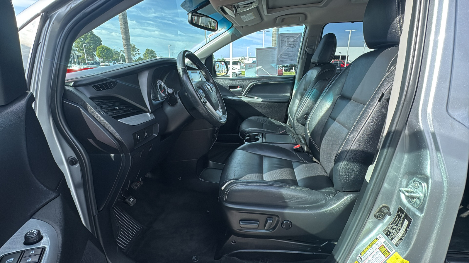 2016 Toyota Sienna SE Premium 12