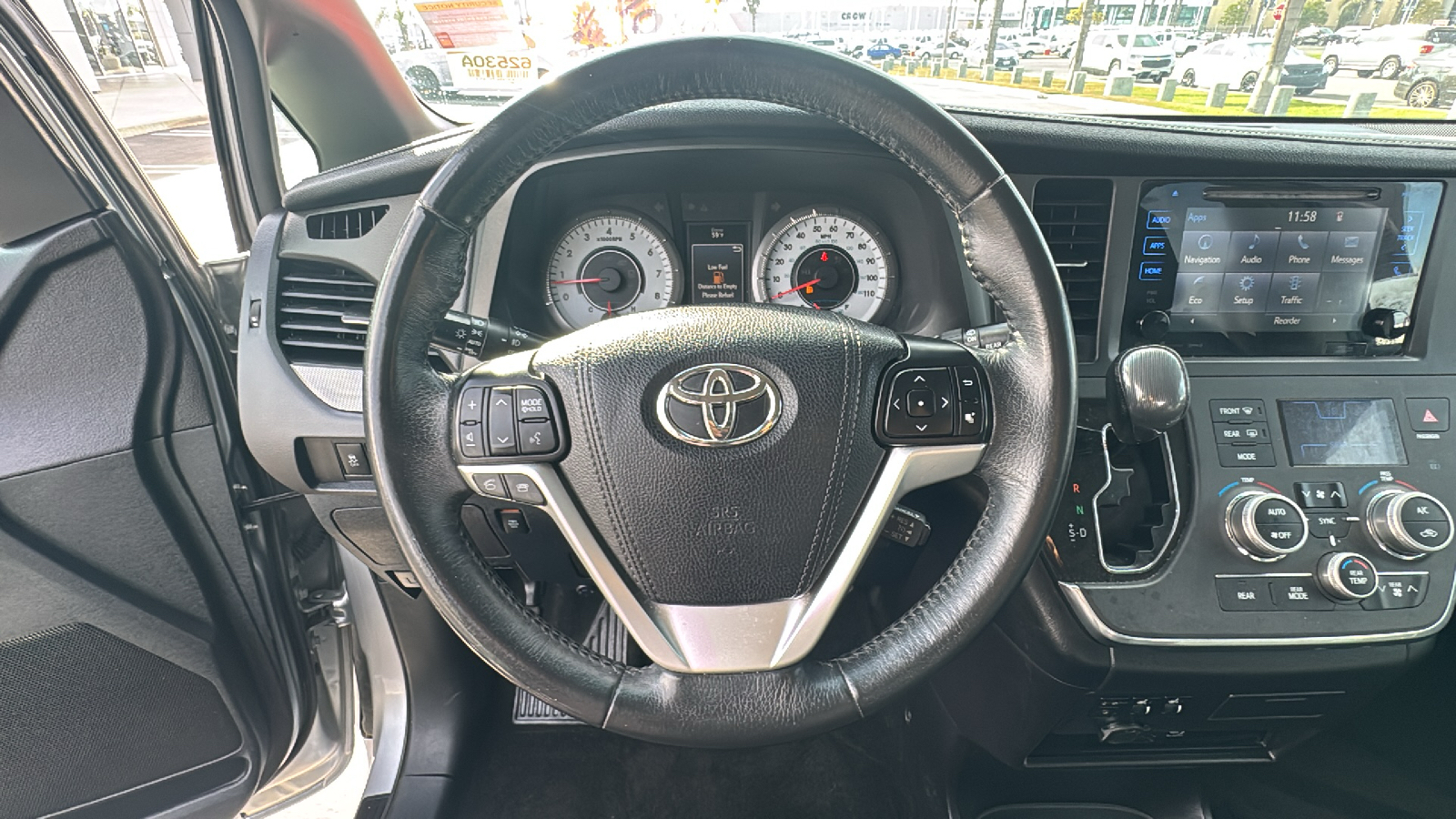 2016 Toyota Sienna SE Premium 16