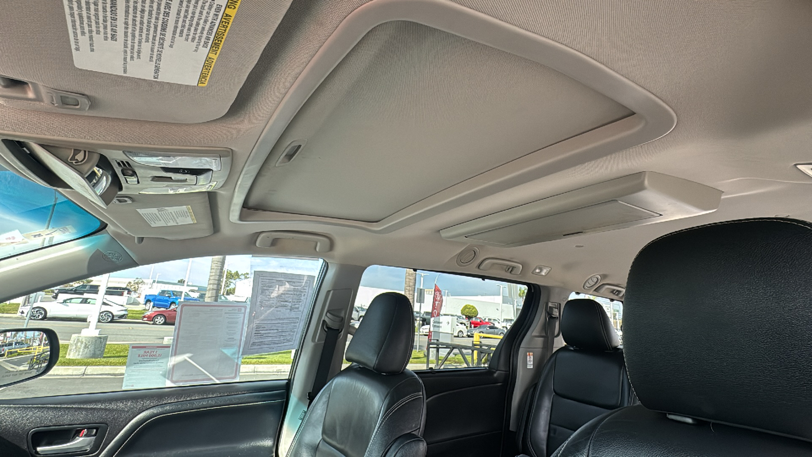 2016 Toyota Sienna SE Premium 21