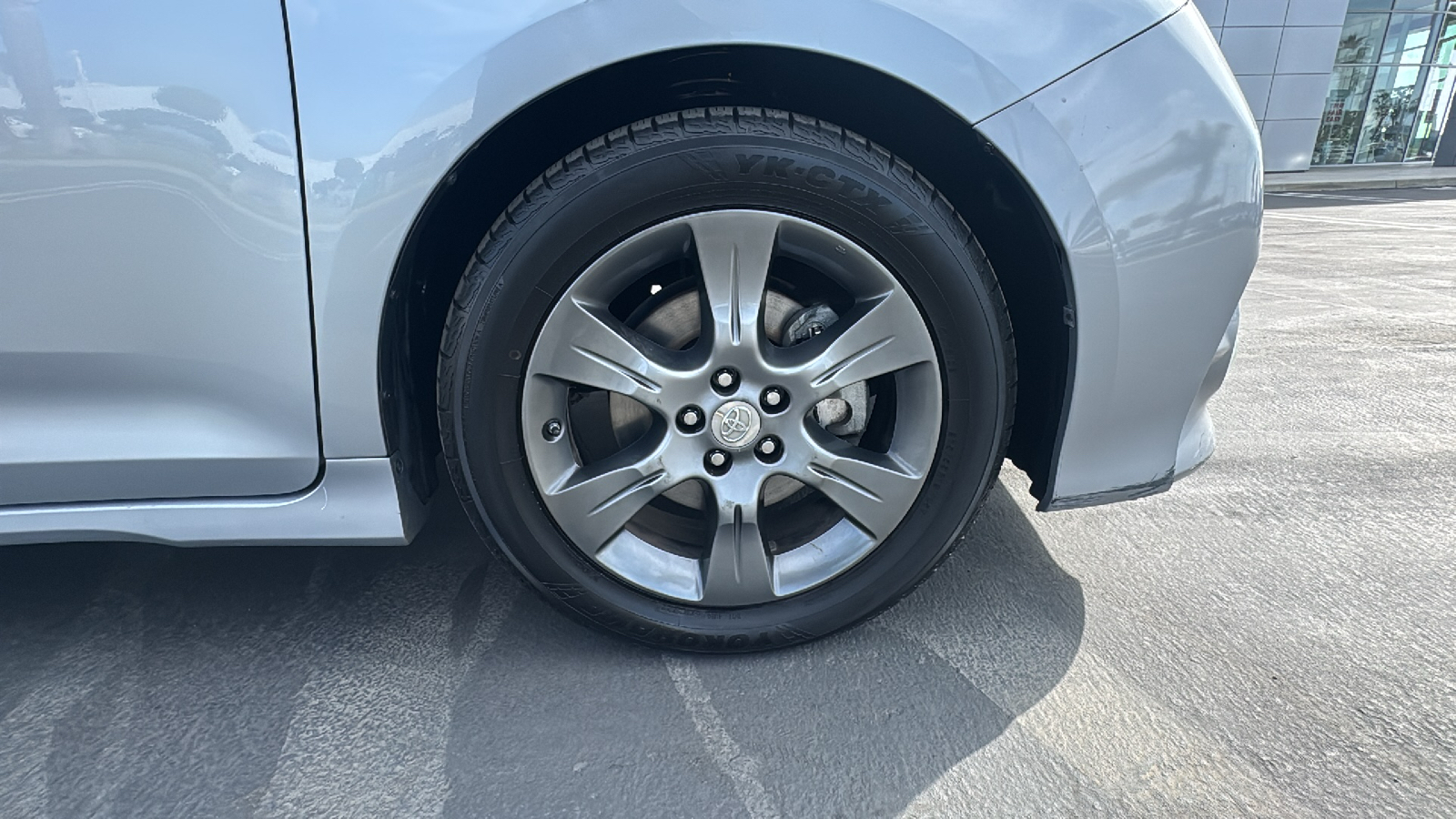 2016 Toyota Sienna SE Premium 23