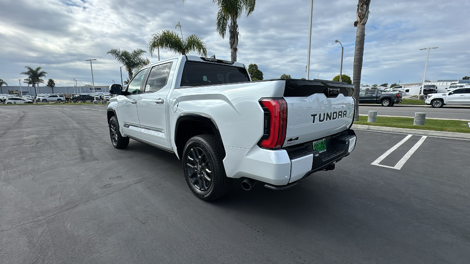 2025 Toyota Tundra PLATINUM 5