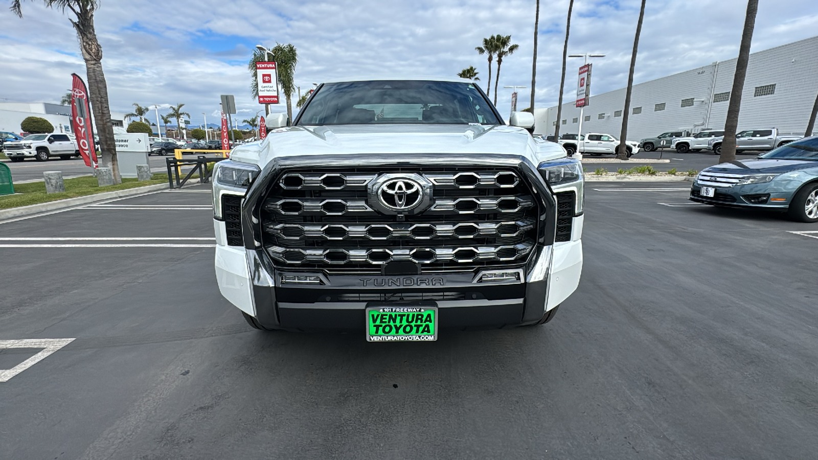 2025 Toyota Tundra PLATINUM 8