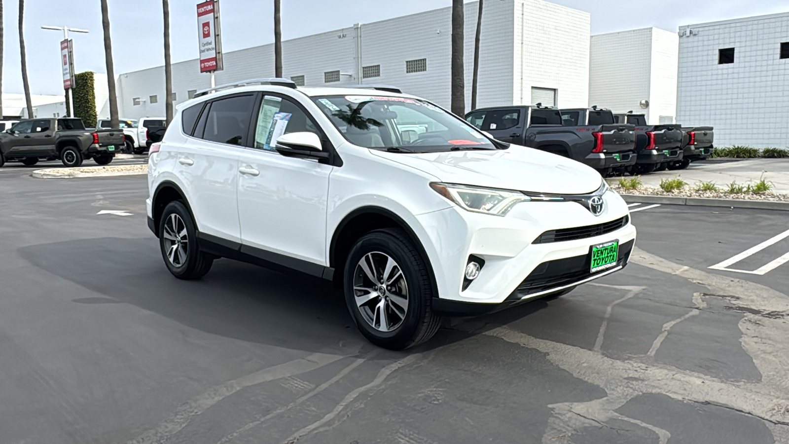 2016 Toyota RAV4 XLE 1