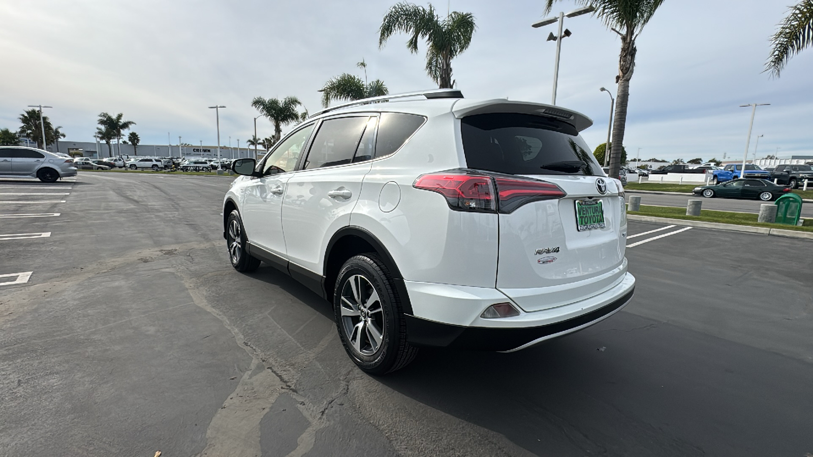 2016 Toyota RAV4 XLE 5