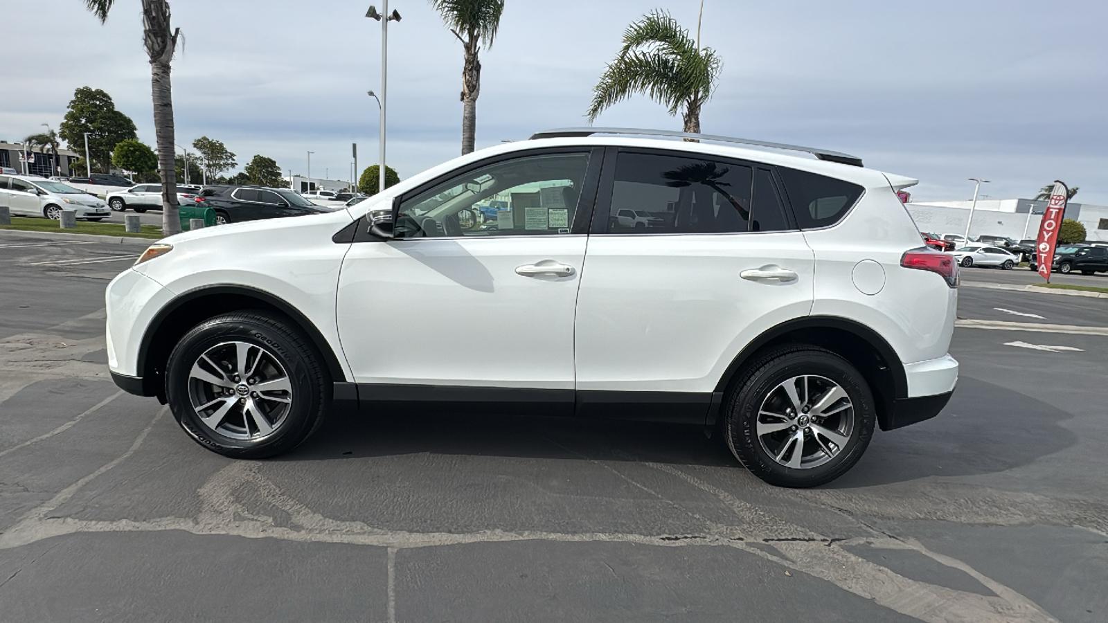 2016 Toyota RAV4 XLE 6