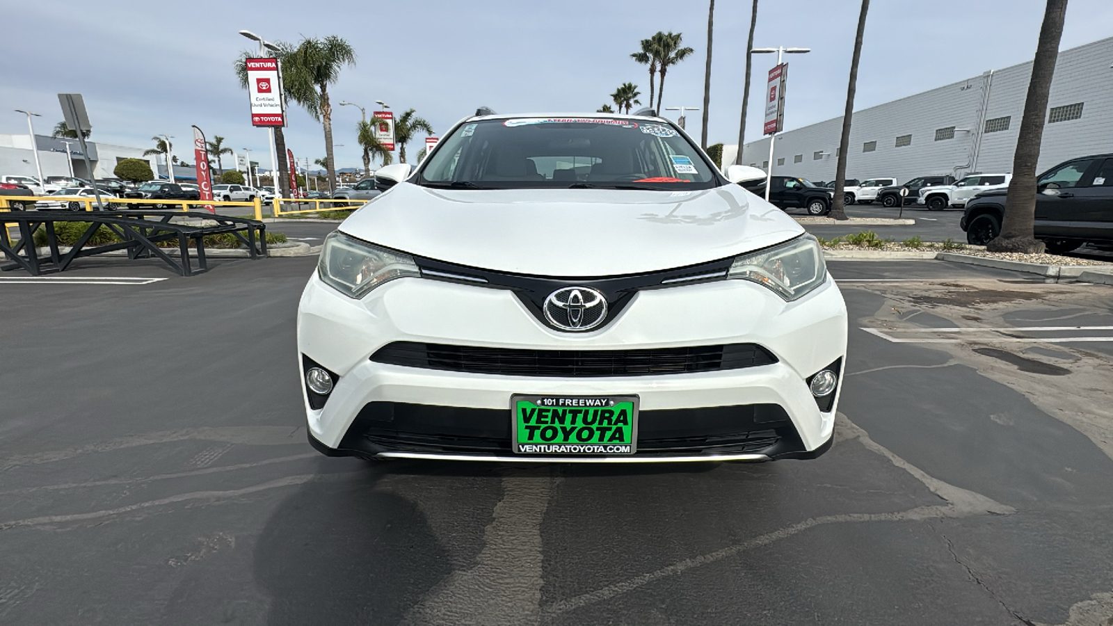 2016 Toyota RAV4 XLE 8