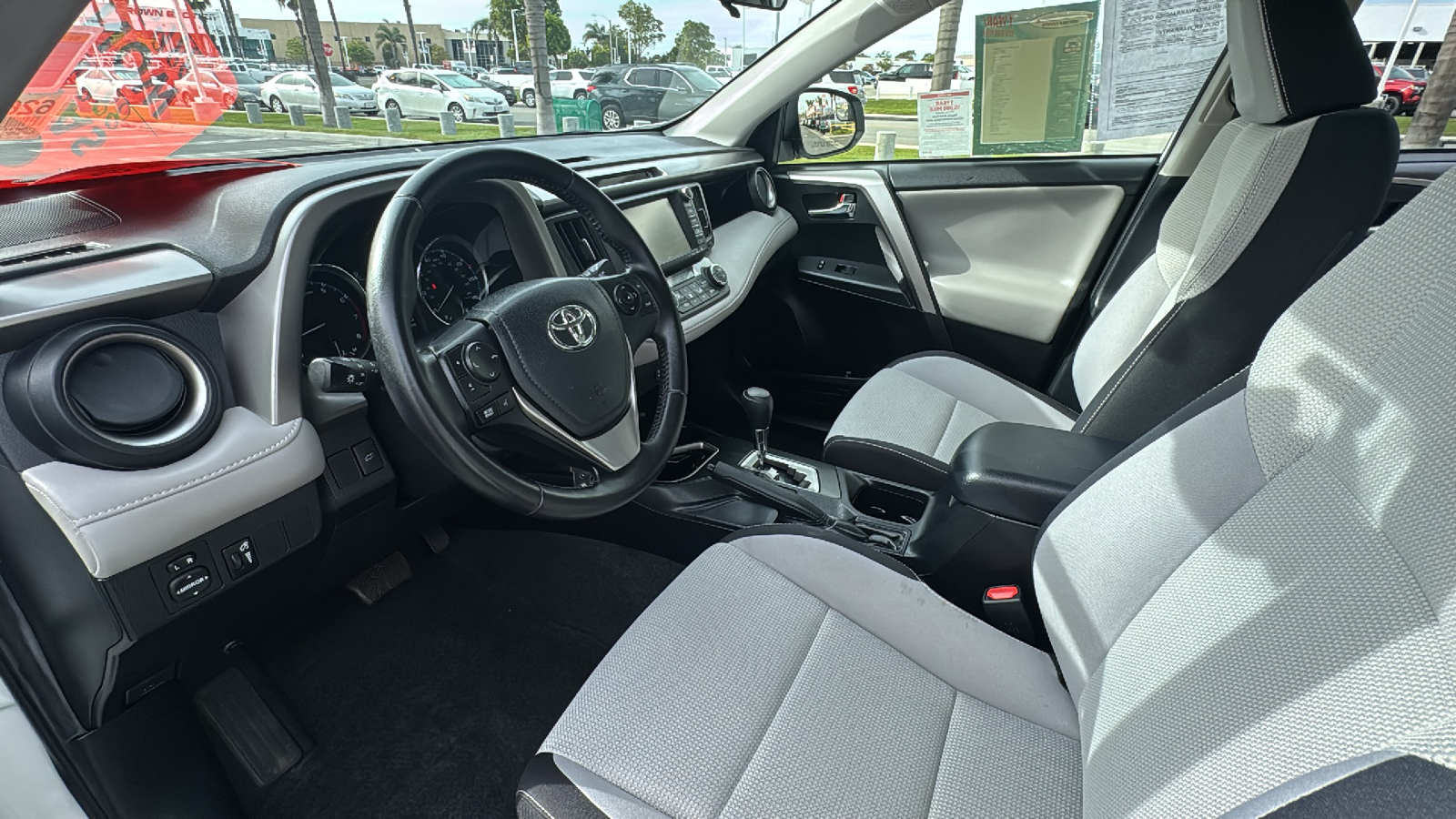 2016 Toyota RAV4 XLE 13