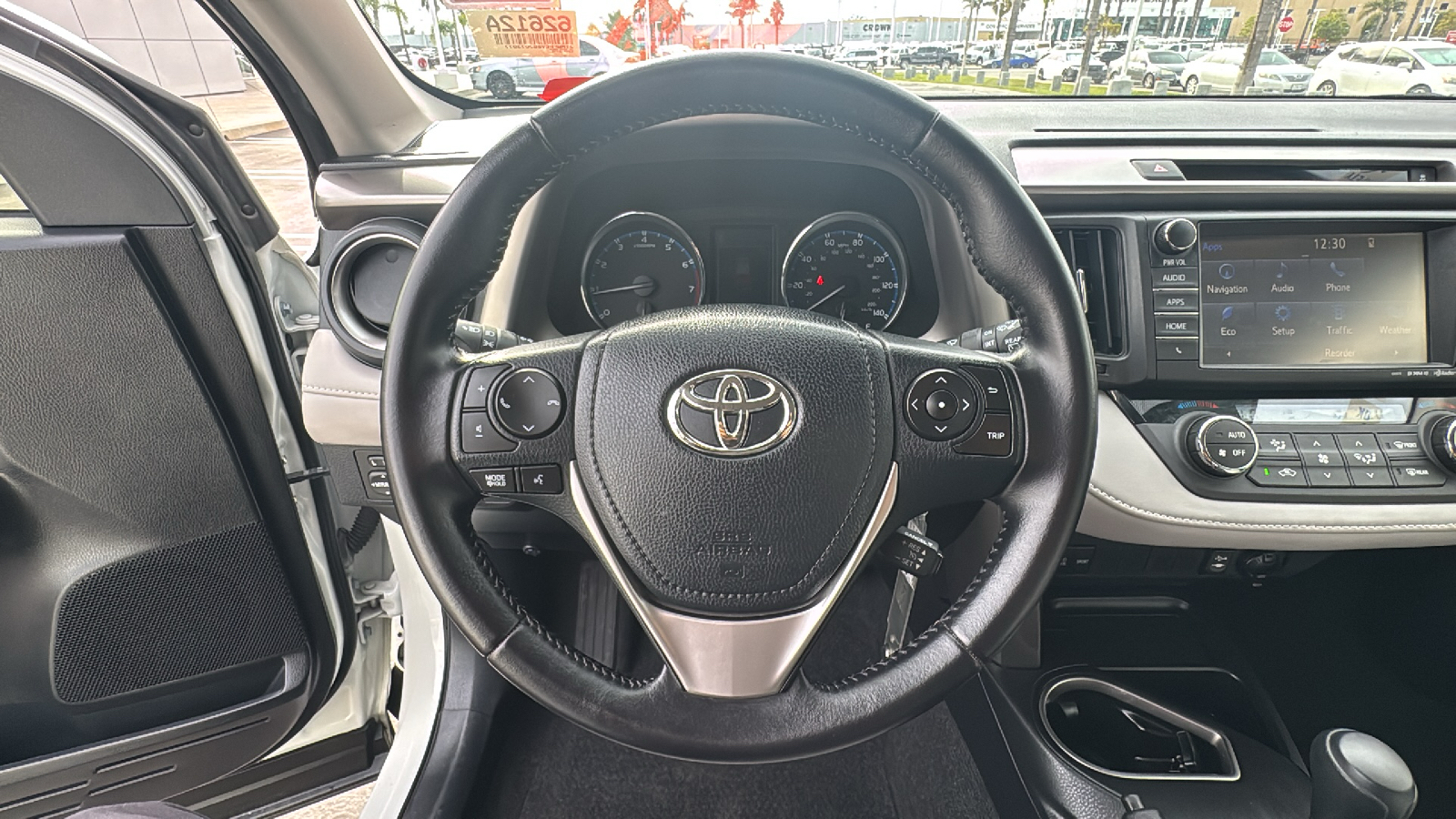 2016 Toyota RAV4 XLE 16