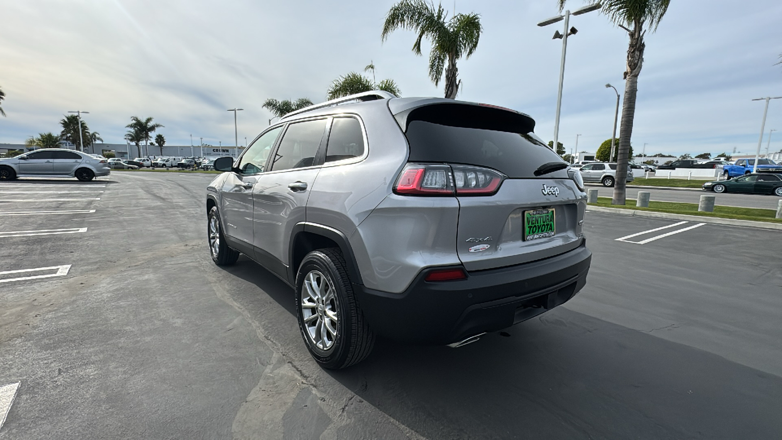 2021 Jeep Cherokee Latitude Lux 5