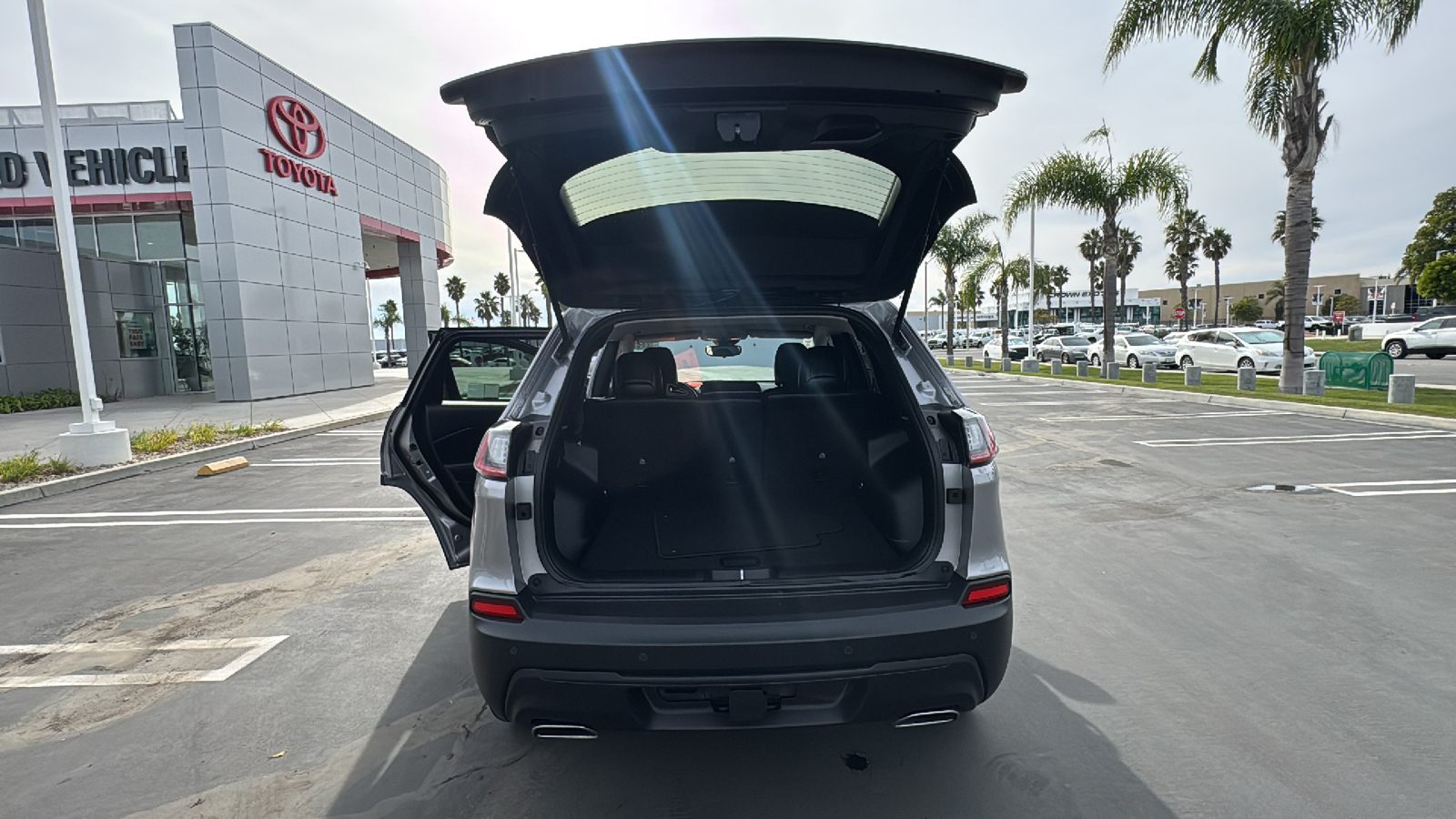 2021 Jeep Cherokee Latitude Lux 10