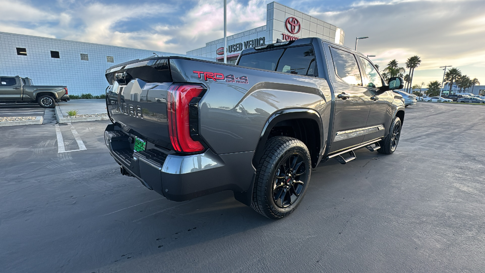 2025 Toyota Tundra Platinum CrewMax 5.5 Bed 3