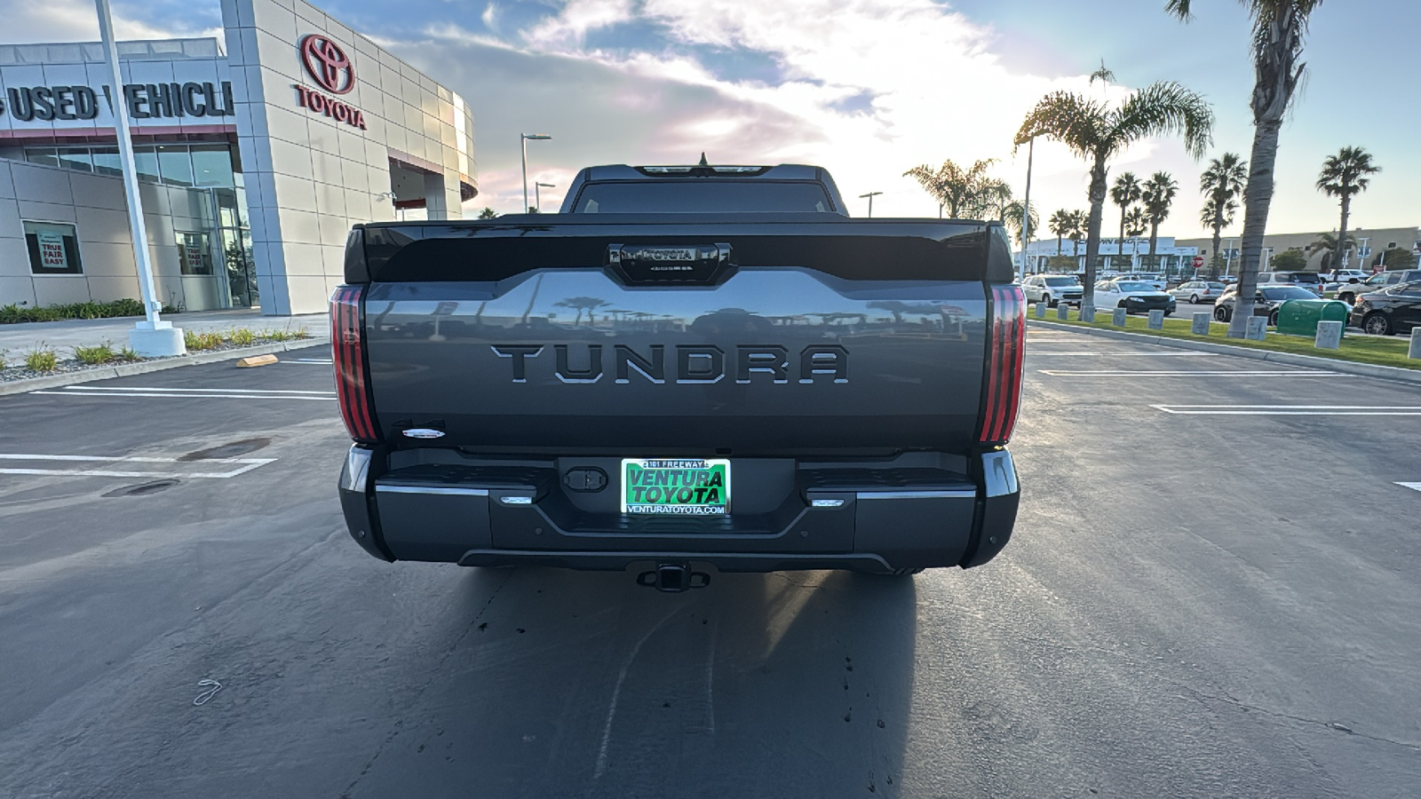 2025 Toyota Tundra Platinum CrewMax 5.5 Bed 4