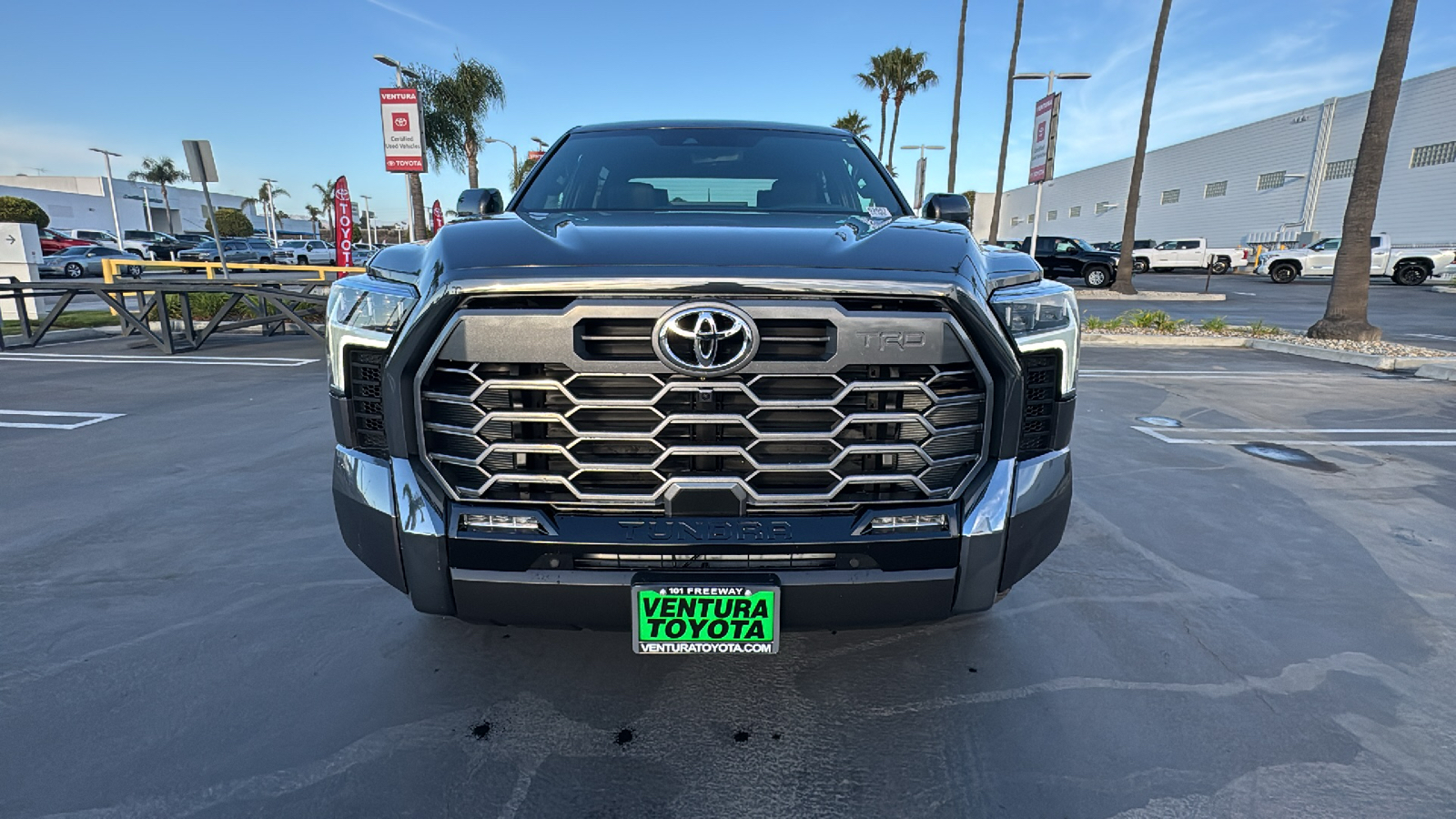 2025 Toyota Tundra Platinum CrewMax 5.5 Bed 8