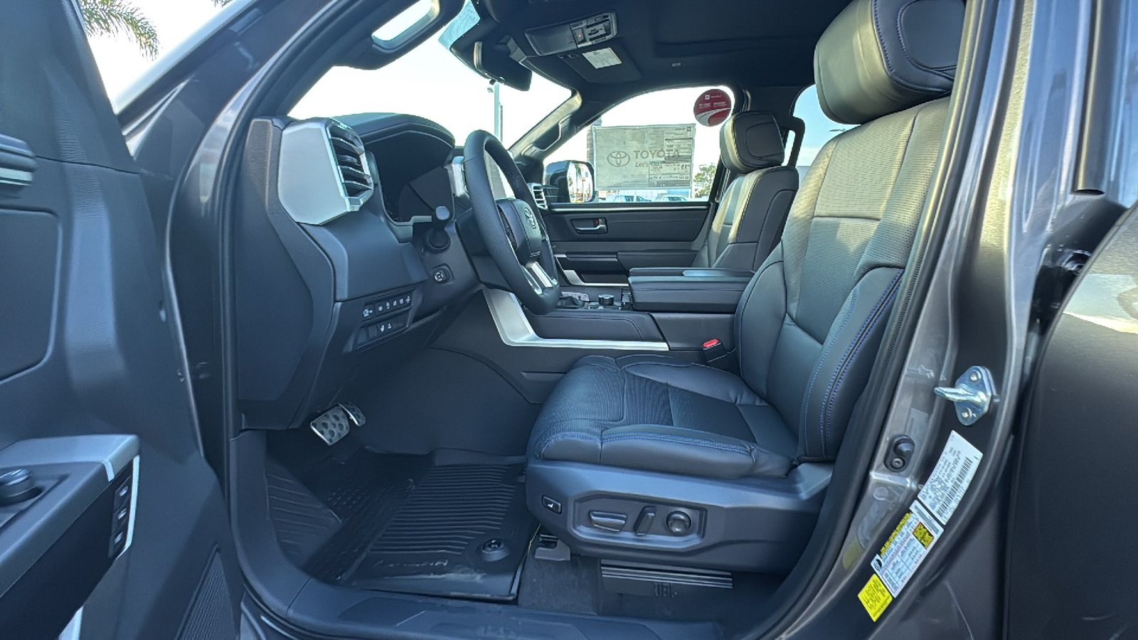 2025 Toyota Tundra Platinum CrewMax 5.5 Bed 12