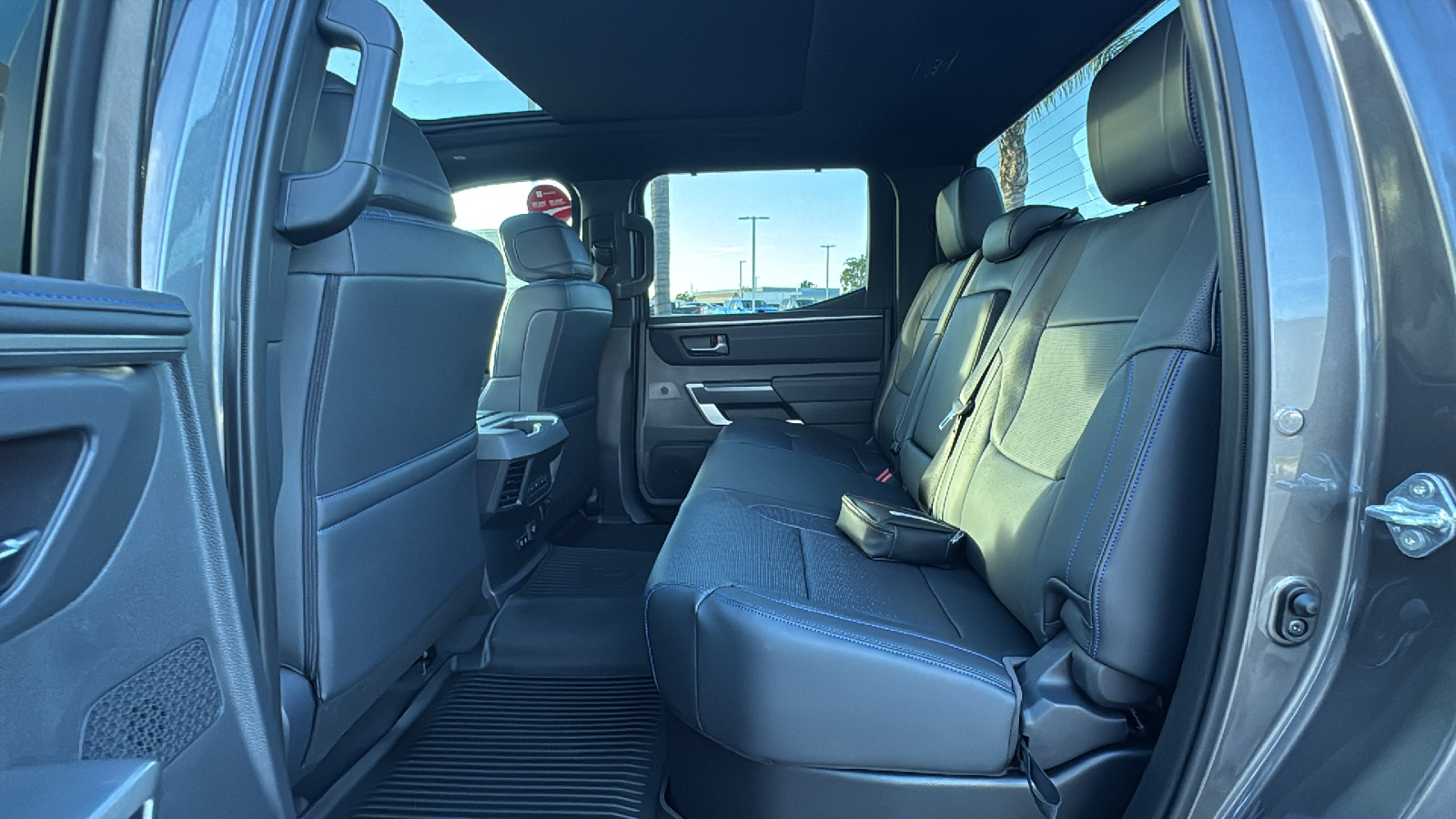 2025 Toyota Tundra Platinum CrewMax 5.5 Bed 17