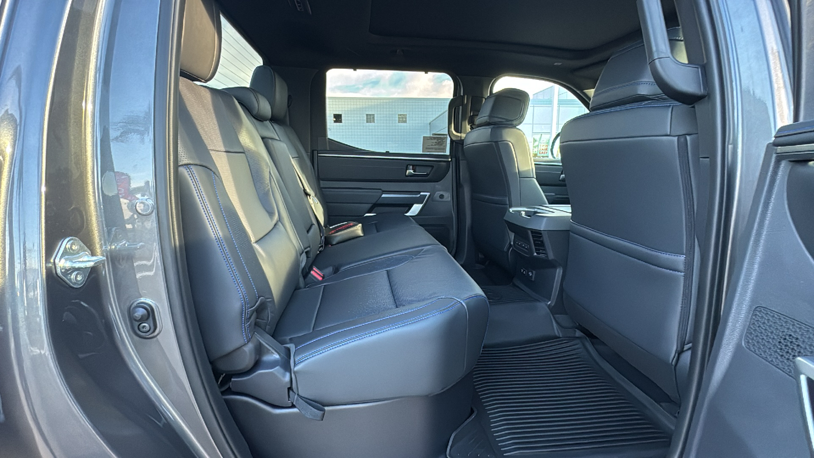 2025 Toyota Tundra Platinum CrewMax 5.5 Bed 19