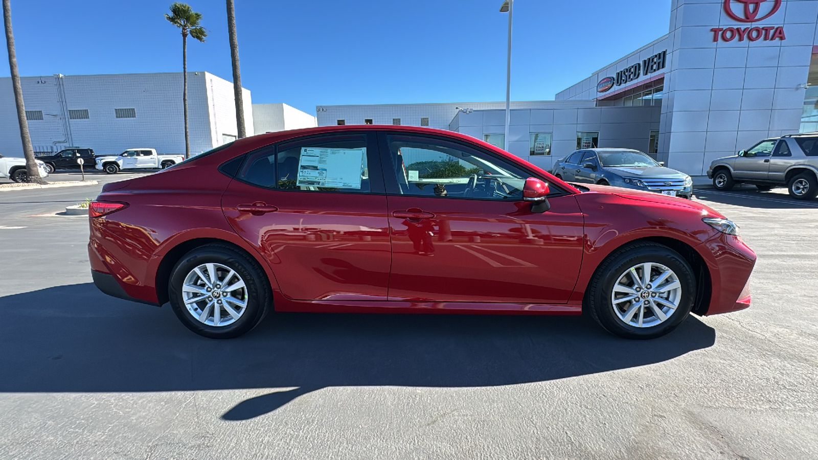 2025 Toyota Camry LE 2