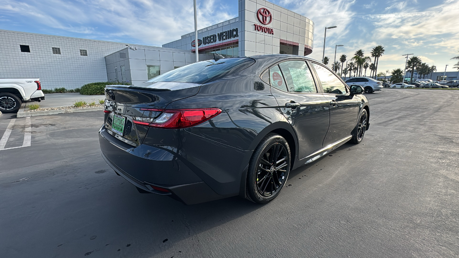 2025 Toyota Camry SE 3