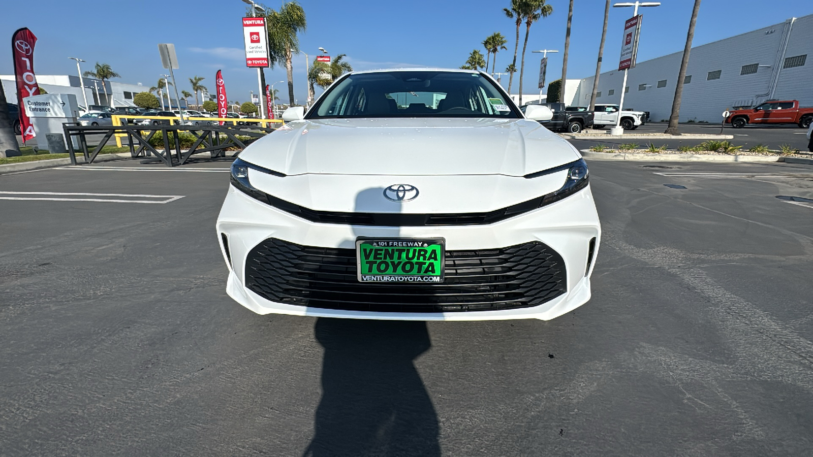 2025 Toyota Camry LE 8