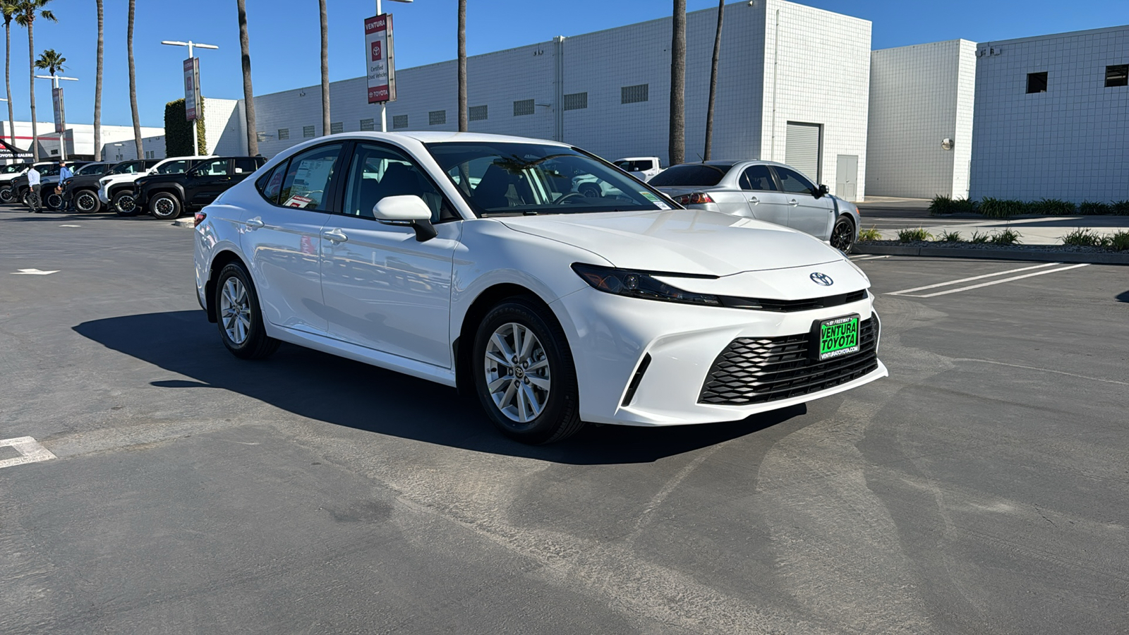 2025 Toyota Camry LE 1