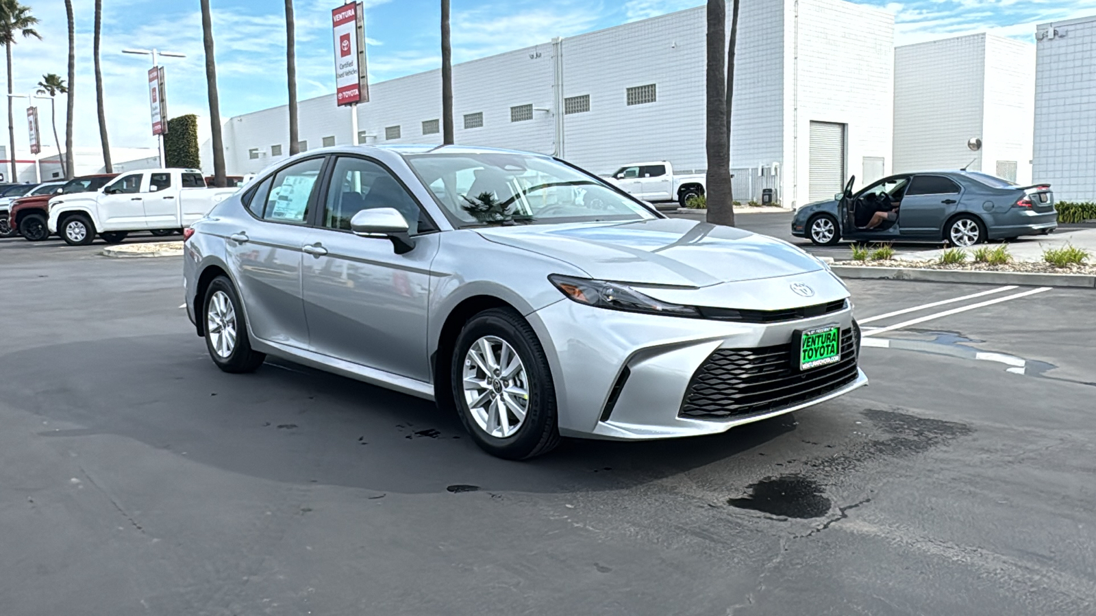 2025 Toyota Camry LE 1