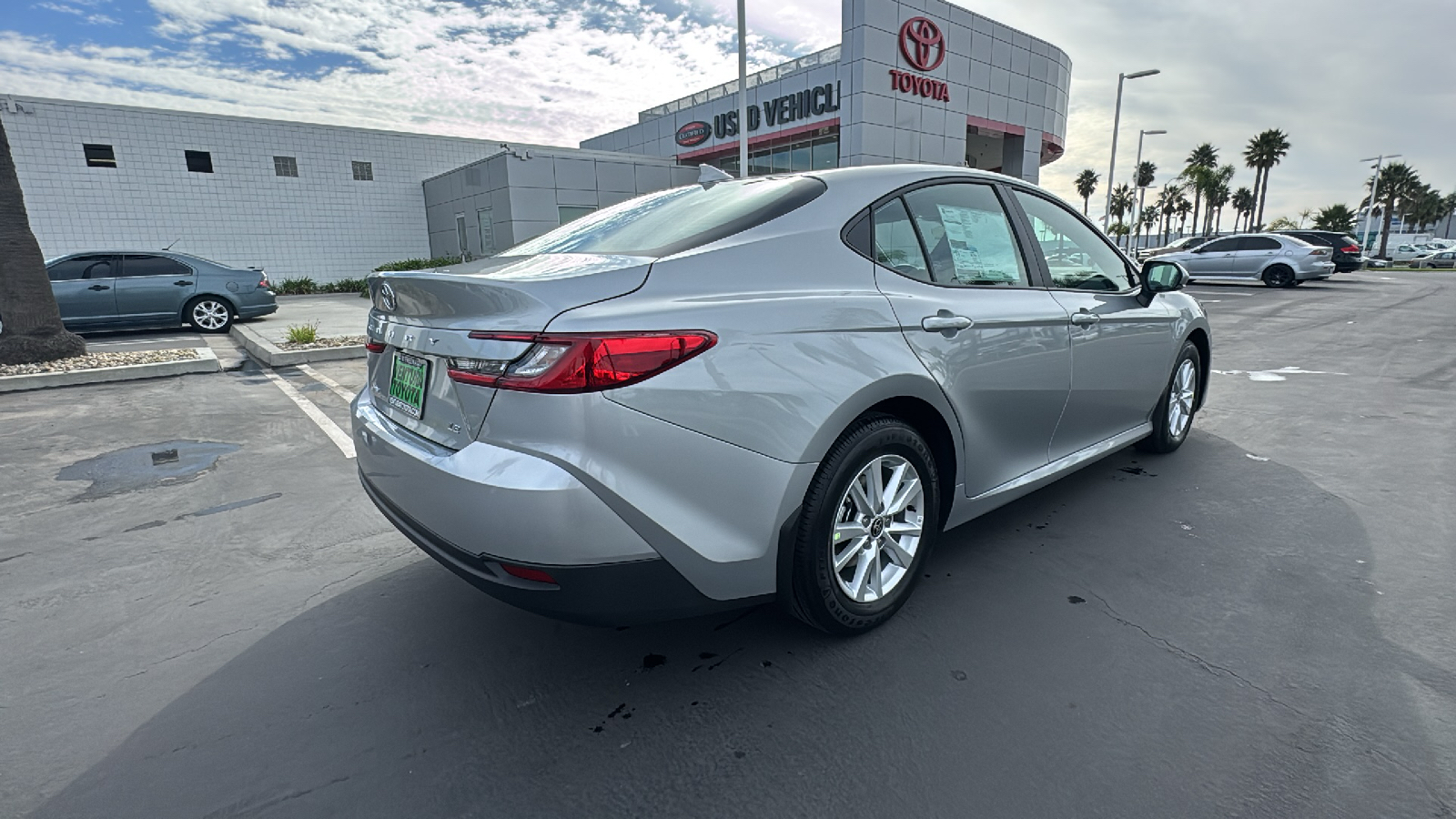 2025 Toyota Camry LE 3