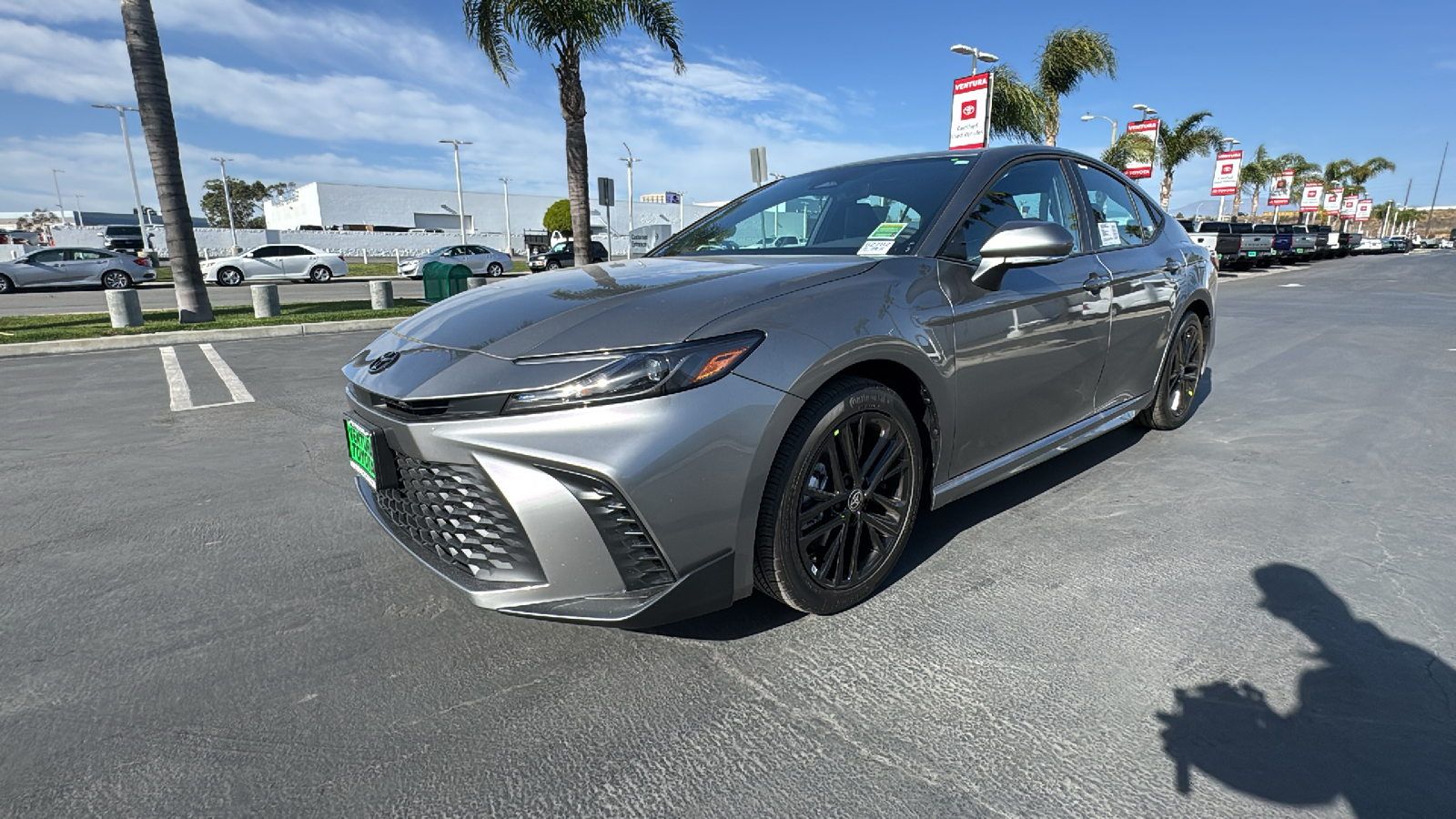 2025 Toyota Camry SE 7