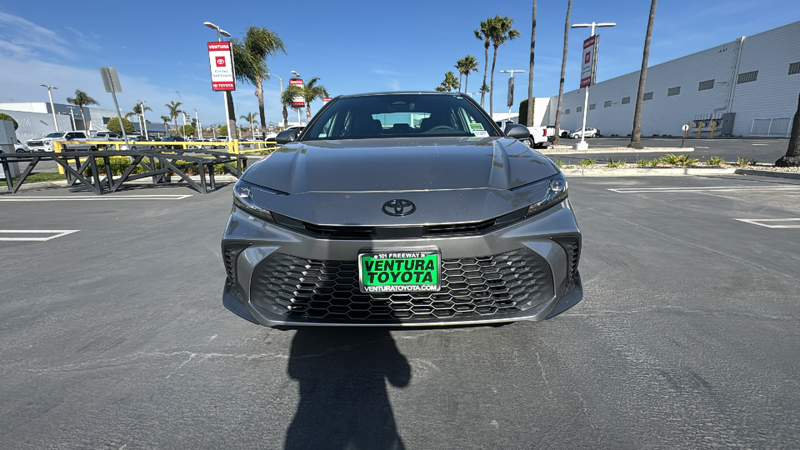 2025 Toyota Camry SE 8