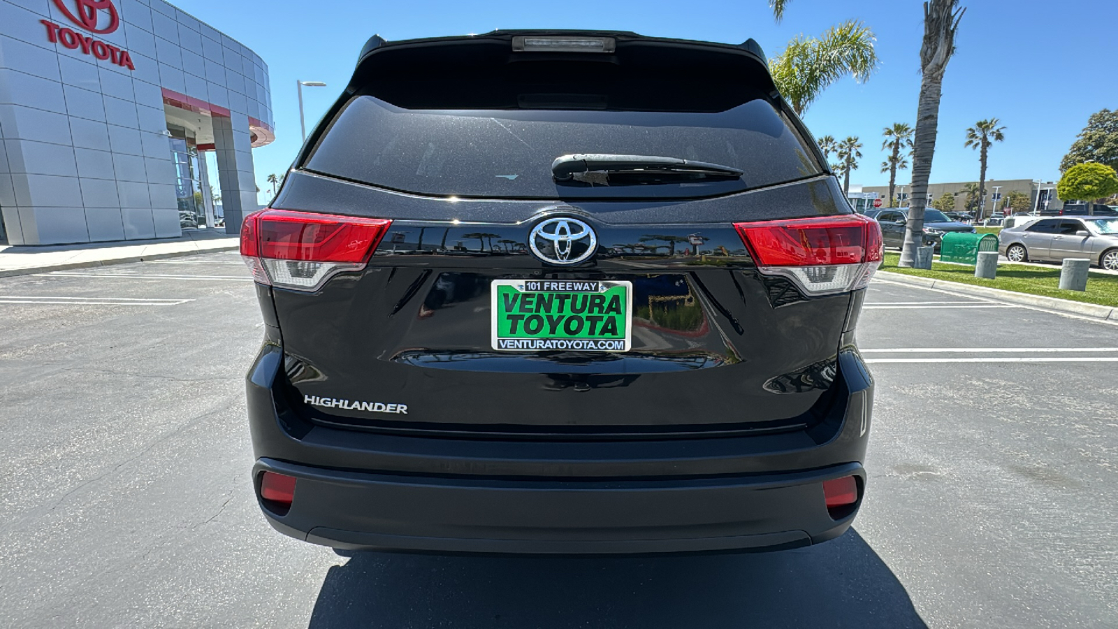 2019 Toyota Highlander LE 4
