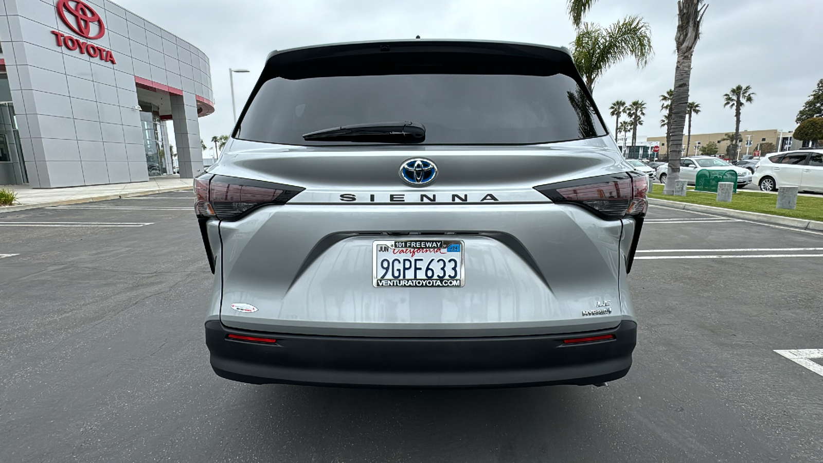 2023 Toyota Sienna LE 4